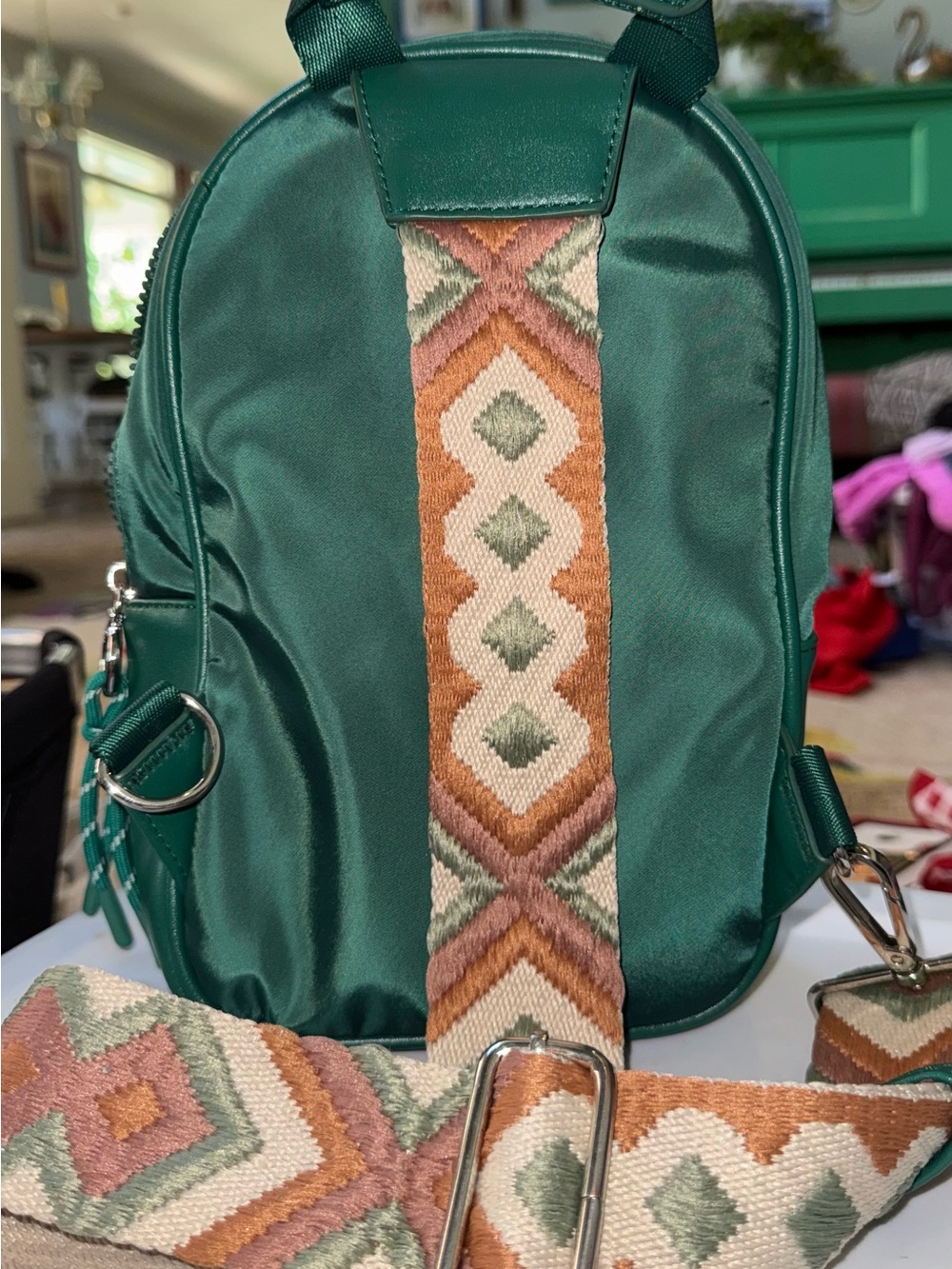 Green urban originals Women’s Crossbody Bag - Lightweight Everyday Carry - Picture 3 of 3
